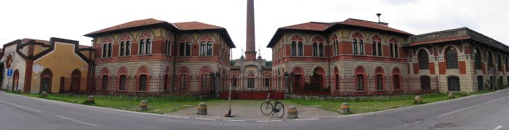 Crespi_d^^39,Adda_05-2009_-_panoramio_-_adirricor