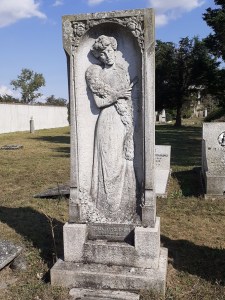 (Alessandria, Cimitero Ebraico. Tomba Elisa Ottolenghi. Foto dell'autore)