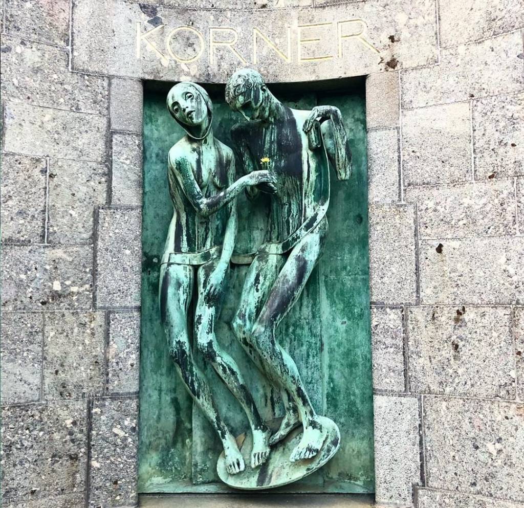 (Milano, Cimitero Monumentale. Adolfo Wildt, Edicola Korner. Foto dell'autore)